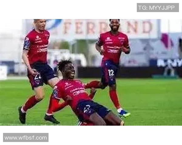 斯特拉斯与梅斯激战正酣谁能在法甲赛场上笑到最后